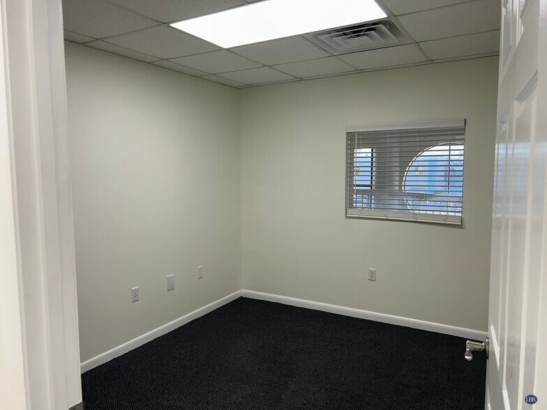 More Photos Of 122 4th Ave, Indialantic Office For Lease