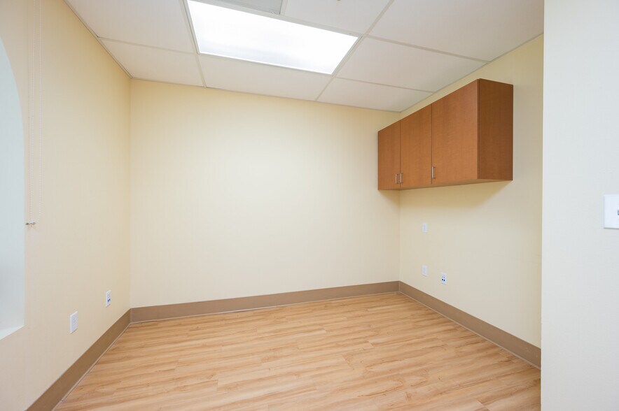 More Photos Of 325 Posada Ln, Templeton Healthcare For Lease