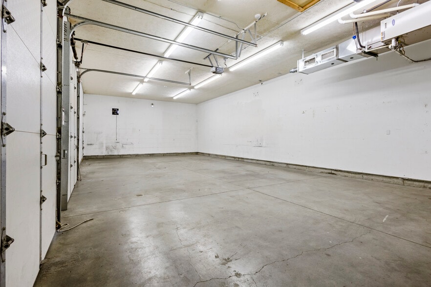 More Photos Of 1110 Applewood Dr, Papillion Warehouse For Sale
