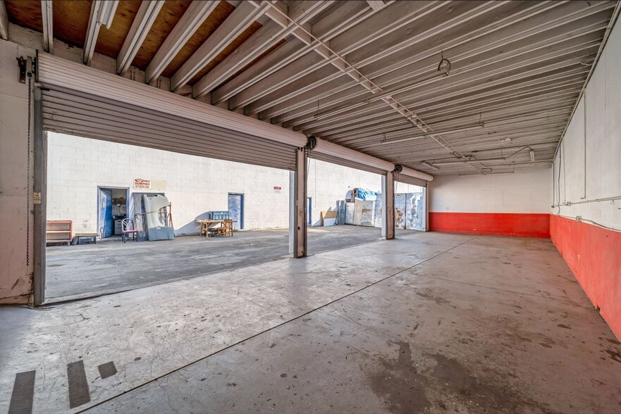 More Photos Of 21314-21316 Sherman Way, Canoga Park Service For Lease