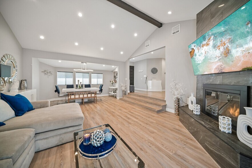 More Photos Of 8434 Oakdale Ave, Winnetka Multifamily For Sale