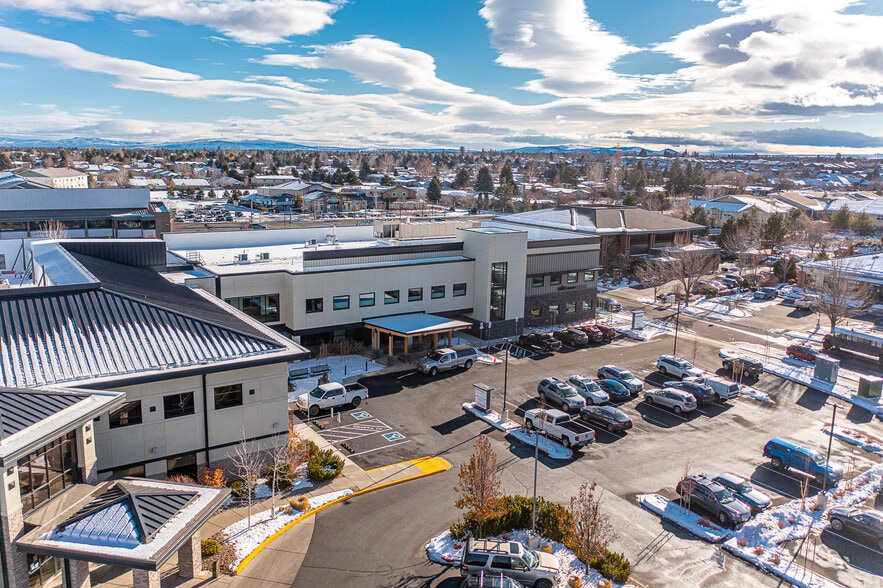 More Photos Of 1342 NE Medical Center Dr, Bend Medical For Lease