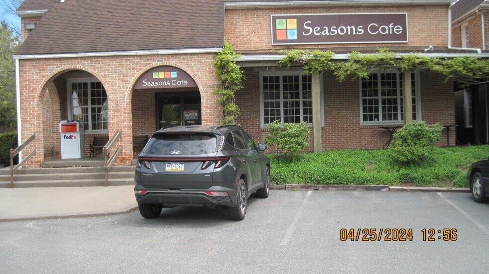 More Photos Of 15-33 Village Center Dr, Reading Flex For Lease