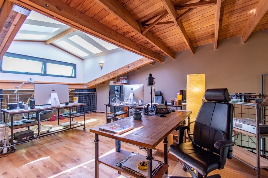 More Photos Of 1715 Church St, Evanston Office For Lease