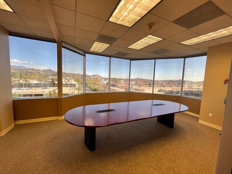 More Photos Of 600 N Brand Blvd, Glendale Medical For Lease
