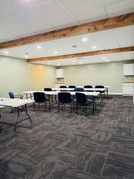 More Photos Of 2415 N Illinois St, Swansea Flex For Sale