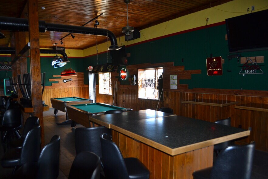 More Photos Of 1110 W Campus Ave, Wausau General Retail For Sale