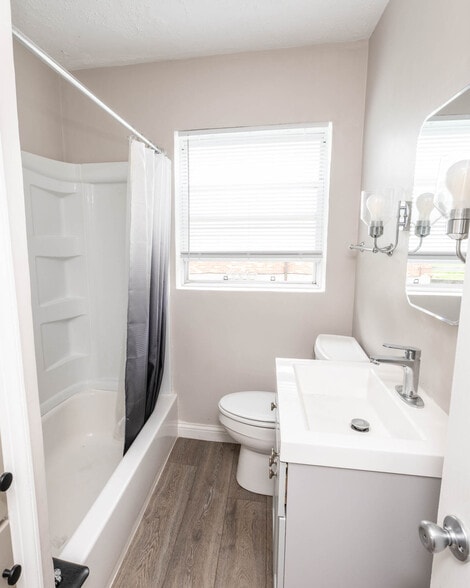 More Photos Of 349 Orchard Dr, Oakwood Apartments For Sale