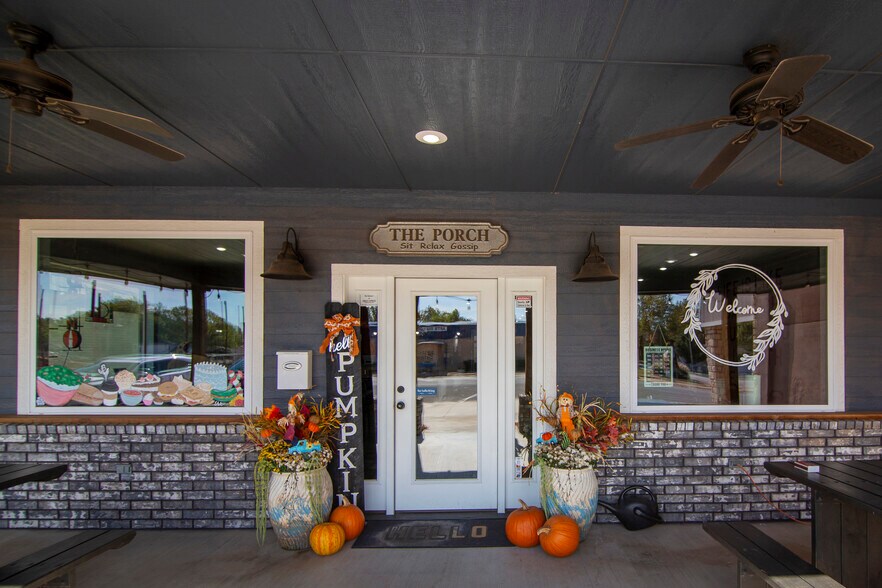 More Photos Of 407 W Main St, Marlow Restaurant For Sale