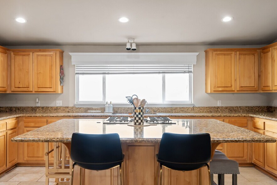 More Photos Of 3106 Golden Gate Dr, Napa Flex For Sale