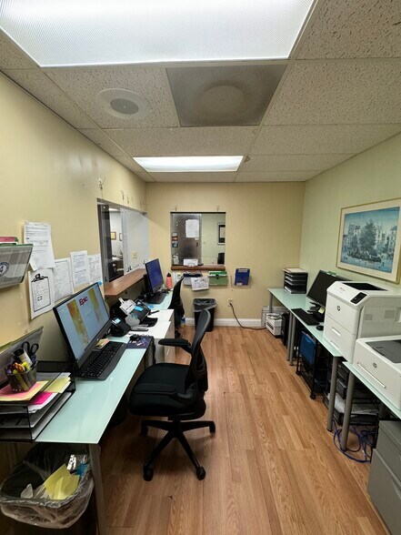 More Photos Of 6101 Webb Rd, Tampa Medical For Sale