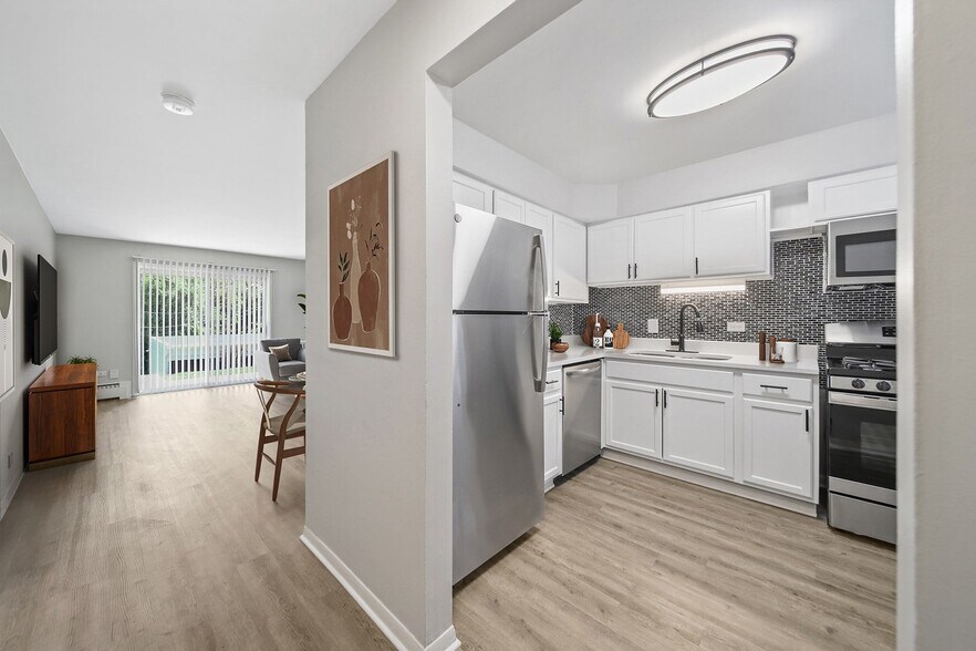 More Photos Of 211 N Lincolnway, North Aurora Apartments For Sale