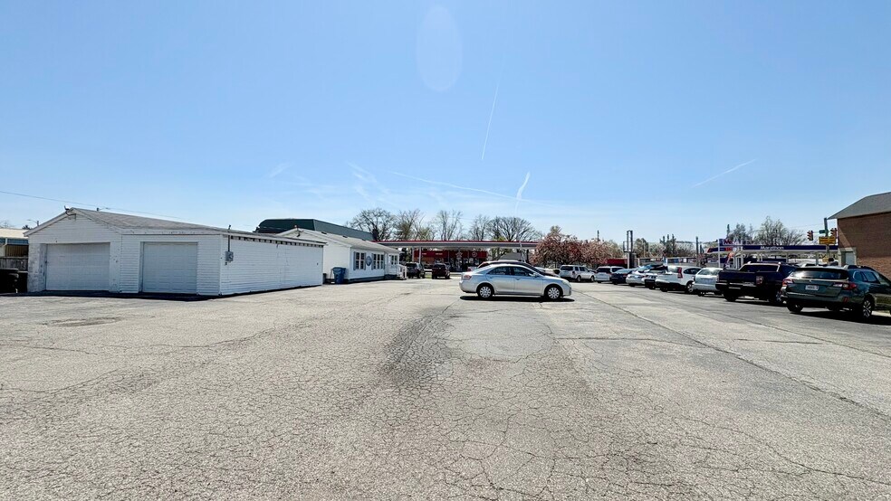 More Photos Of 1310 Poplar st, Terre Haute General Retail For Sale