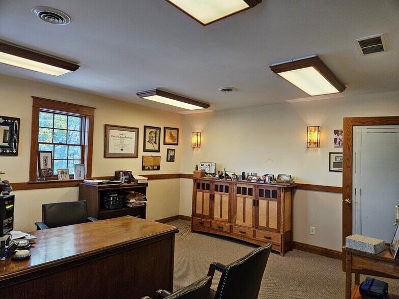 More Photos Of 820 N Michigan Ave, Saginaw Office For Sale