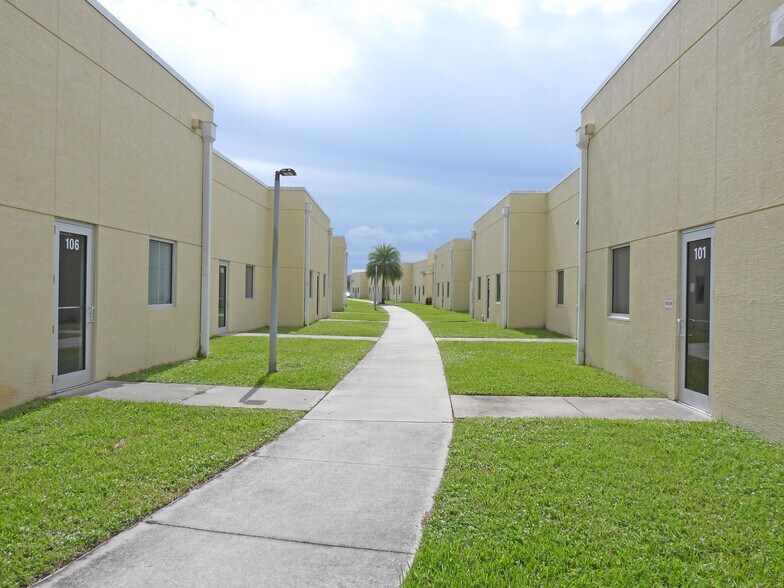 More Photos Of 6545 N Wickham Rd, Melbourne Medical For Lease