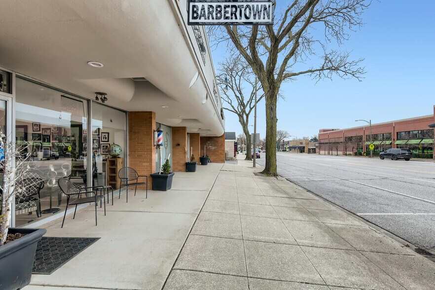 More Photos Of 1039-1059 Waukegan Rd, Glenview Unknown For Lease