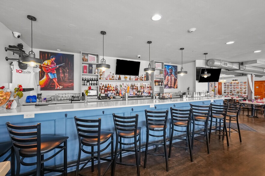 More Photos Of 1091 Main St, Pawtucket Restaurant For Sale