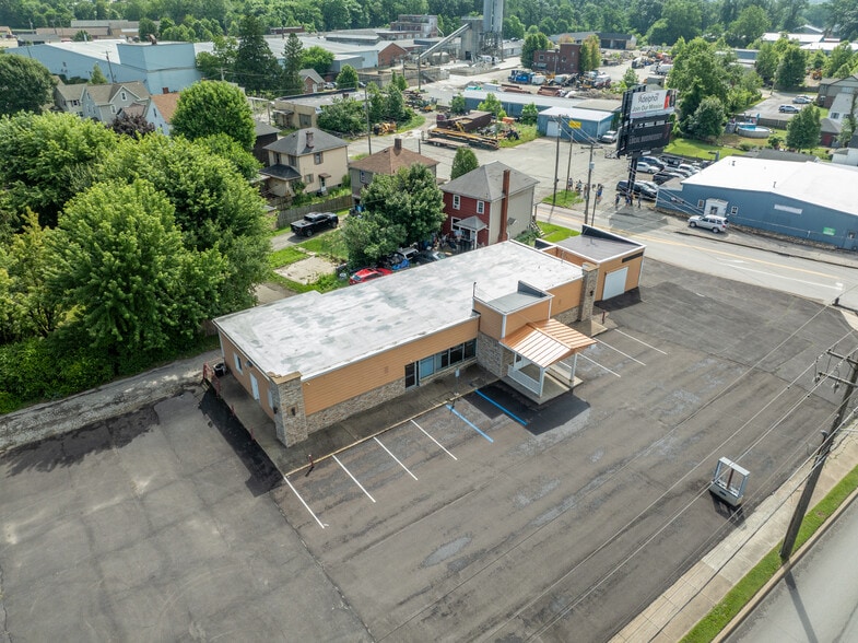 More Photos Of 2840 Ligonier St, Latrobe Office For Sale