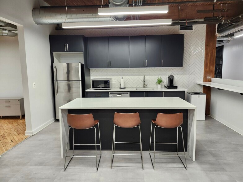 More Photos Of 2150 S Canalport Ave, Chicago Loft Creative Space For Lease