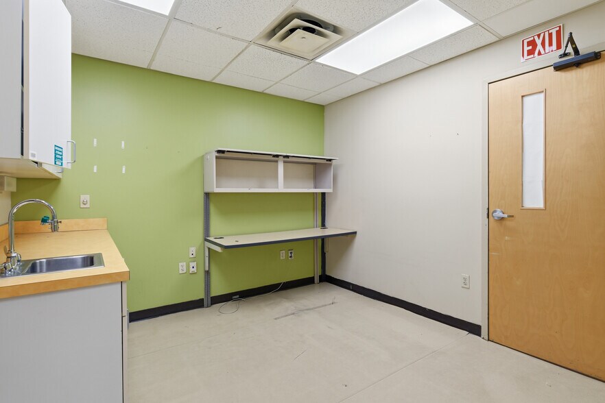 More Photos Of 534 Sumner Ave, Springfield General Retail For Sale