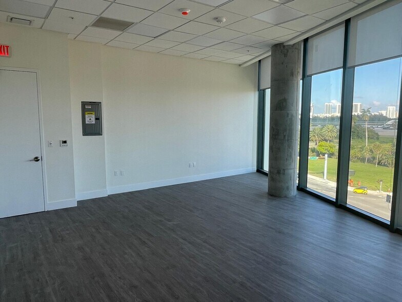 More Photos Of 21290 Biscayne, Aventura Office For Lease