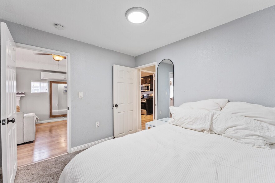 More Photos Of 126 E Balboa Blvd, Newport Beach Multifamily For Sale