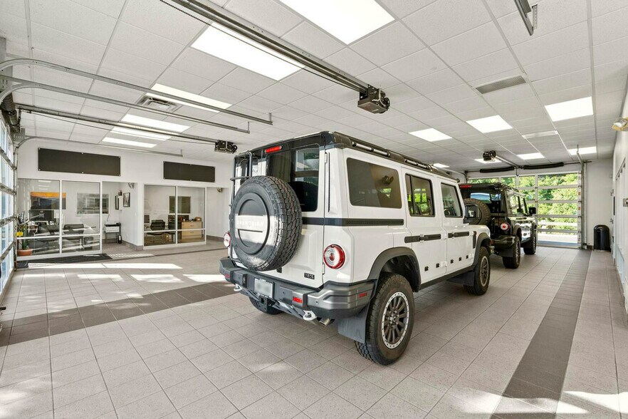 More Photos Of 100 Federal Rd, Danbury Auto Dealership For Sale