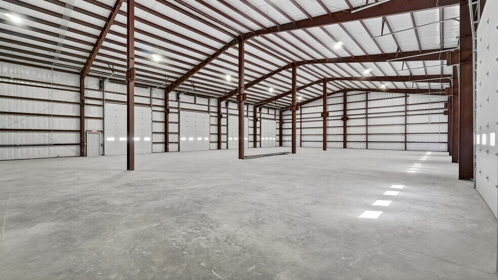 More Photos Of 16511 W Basin St, Odessa Industrial For Lease