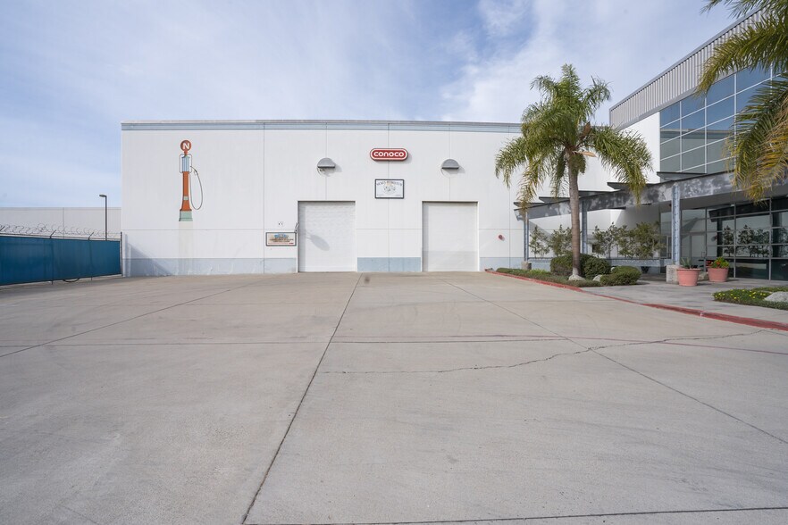 More Photos Of 925 S Lakeview Ave, Placentia Industrial For Sale