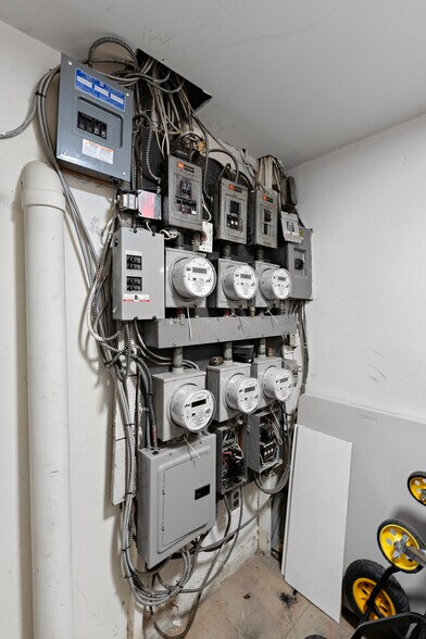 More Photos Of 327 Danforth Ave, Jersey City Multifamily For Sale