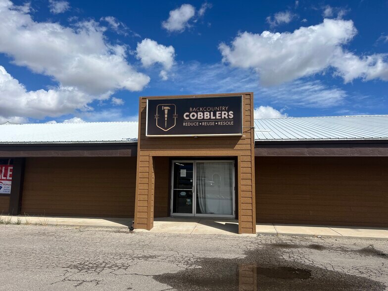 More Photos Of 1720 Main St, Lander Warehouse For Sale