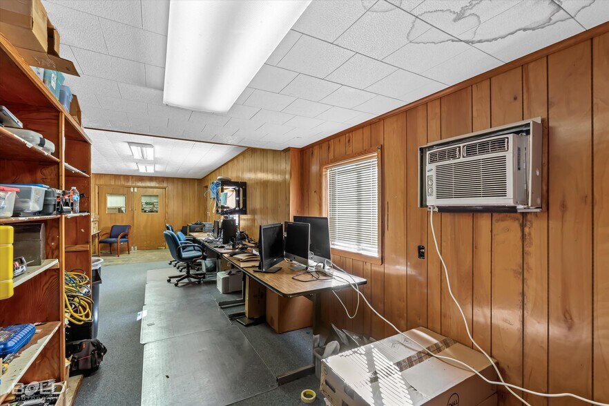 More Photos Of 523 Oxford Rd, Mansfield Office For Sale