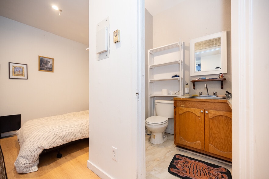 More Photos Of 4320-4324 St Saint-Denis, Montréal Multifamily For Sale