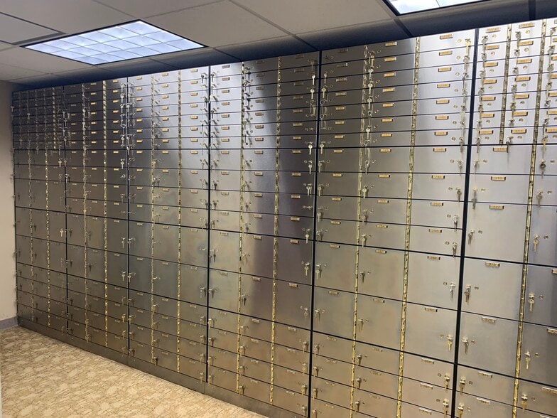 More Photos Of 5721 S Lindbergh Blvd, Saint Louis Bank For Lease