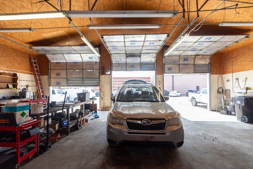 More Photos Of 120 E Mulberry St, Angleton Auto Dealership For Lease