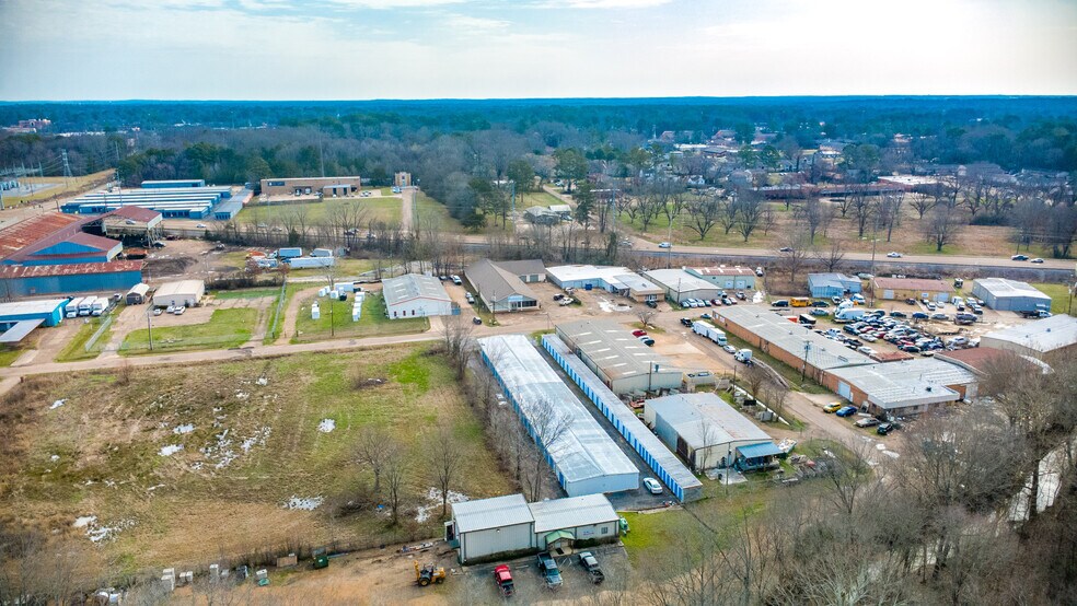 More Photos Of 5849 N Commerce Plz, Jackson Self Storage For Sale