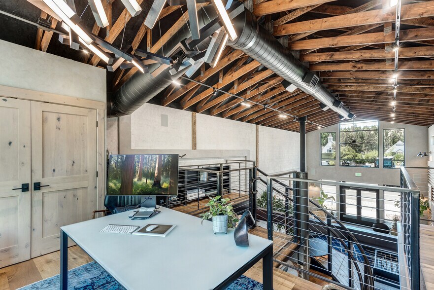 More Photos Of 64678 Cook Ave, Bend General Retail For Sale