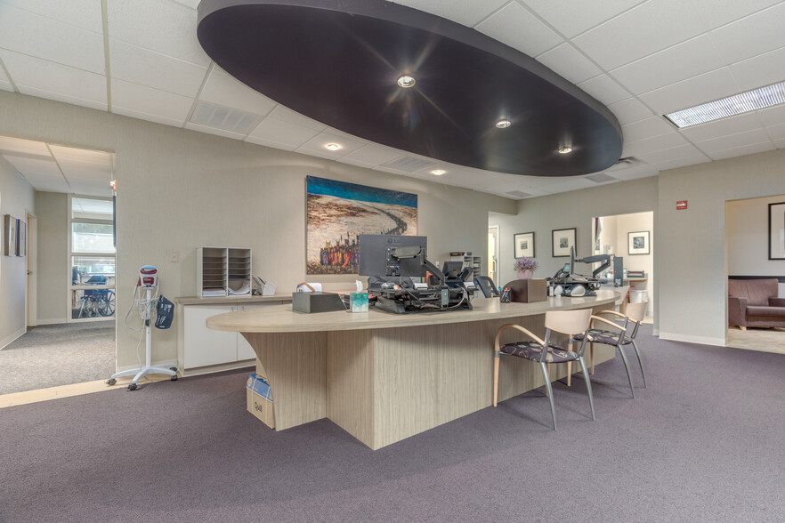 More Photos Of 11709 Old Ballas Rd, Saint Louis Medical For Sale