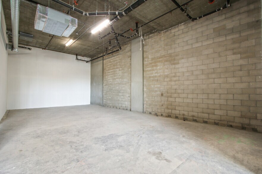 More Photos Of 1550 Lincoln Blvd, Santa Monica Apartments For Lease