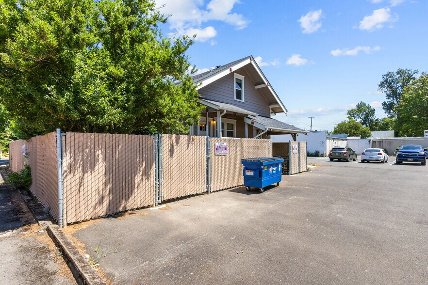 More Photos Of 1800 State St, Salem Medical For Sale