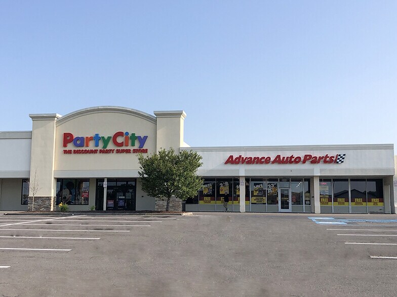 More Photos Of 2301-2315 N Triphammer Rd, Ithaca Unknown For Lease