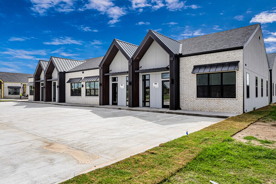 More Photos Of 1325 Main St, Katy Medical For Sale