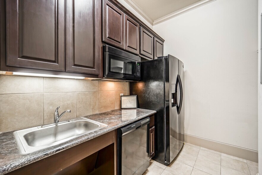 More Photos Of 256 Ed English Dr, Shenandoah Medical For Sale