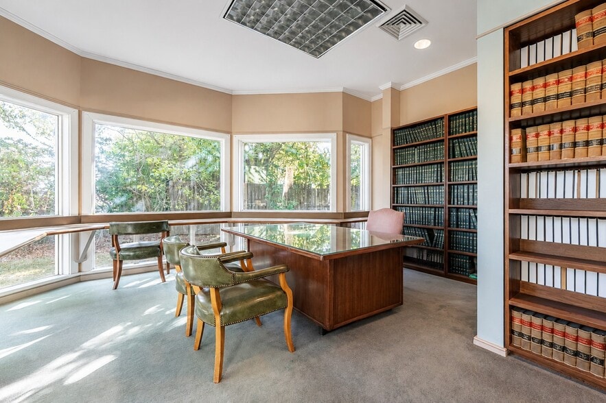 More Photos Of 3112 Jackson St, Alexandria Office For Sale