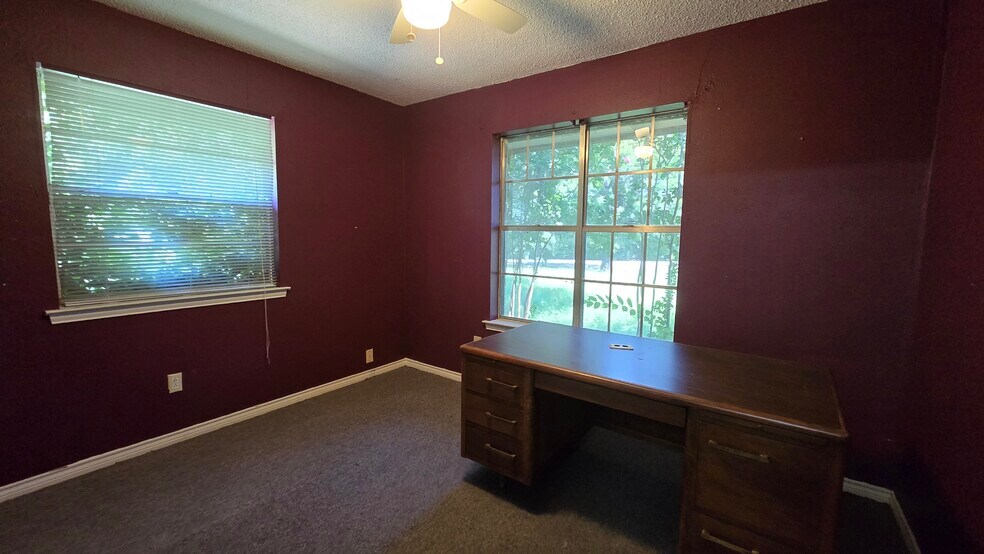 More Photos Of 7905 Liberty Grove Rd, Rowlett Office For Lease