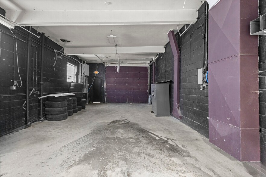 More Photos Of 5420 Oakman Blvd, Dearborn Warehouse For Sale
