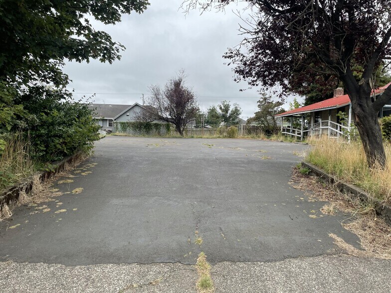 More Photos Of 1107 3rd St, Tillamook Healthcare For Sale