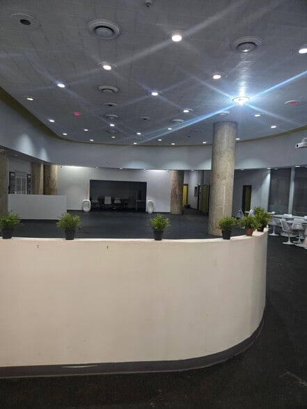 More Photos Of 120 E Market St, Indianapolis Office For Lease
