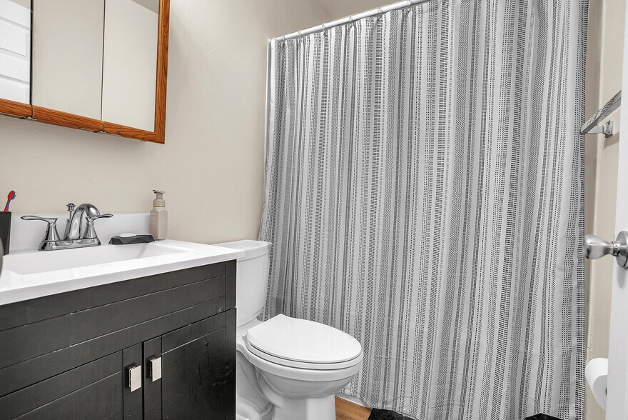 More Photos Of 2573-2581 Parkview Street, Portage Multifamily For Sale