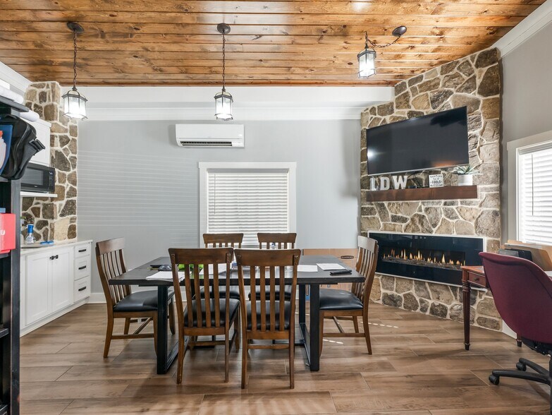 More Photos Of 1205 Industrial Blvd, Gainesville Warehouse For Sale